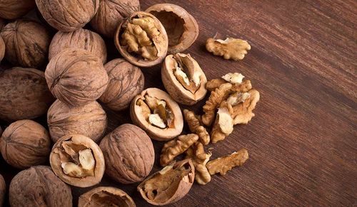 9-Satiating-walnuts 9-Satiating-walnuts