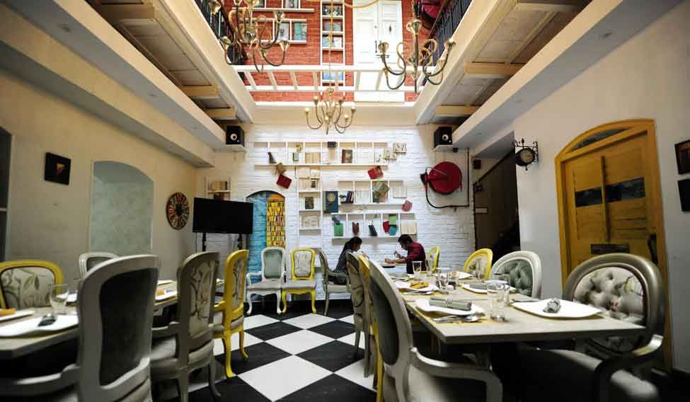 Corner Courtyard in Kolkata | Salil Bera Innovation on my plate