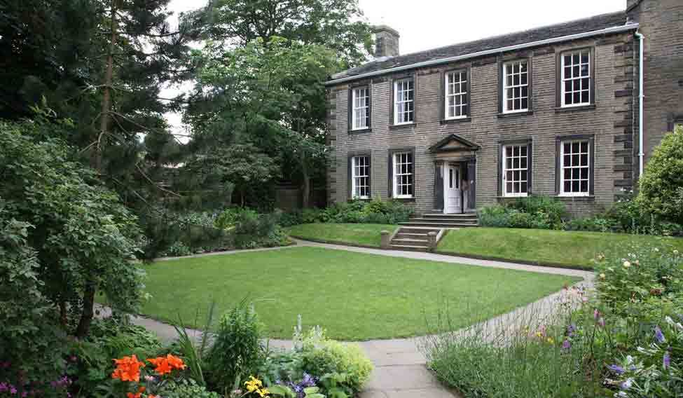 bronte-parsonage-museum bronte-parsonage-museum