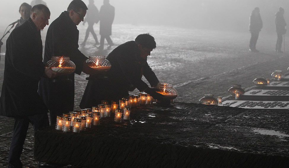 Israel slams Polish Holocaust bill Israel slams Polish Holocaust bill