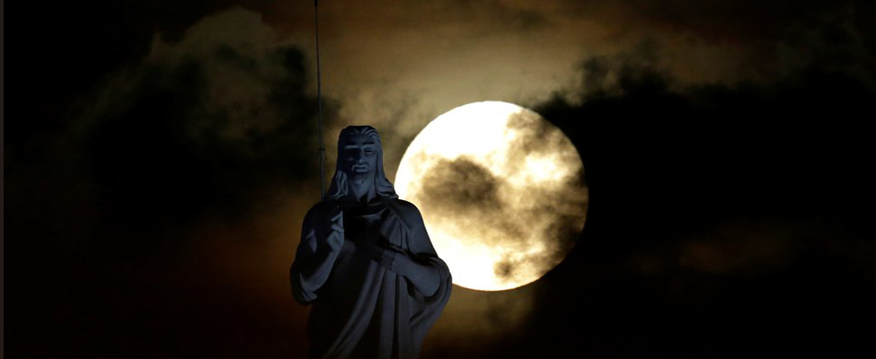 supermoon-reuters-1 supermoon-reuters-1