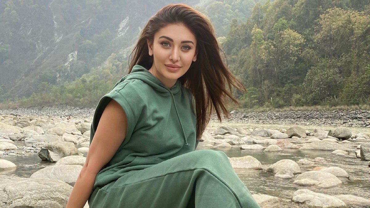 shefali jariwala death glutathione Shefali Jariwala, famous for “Kaanta Laga,” died on June 27 at 42. Despite  fasting, she took her anti-aging injection, which may have caused cardiac  arrest. Authorities found no foul play and await