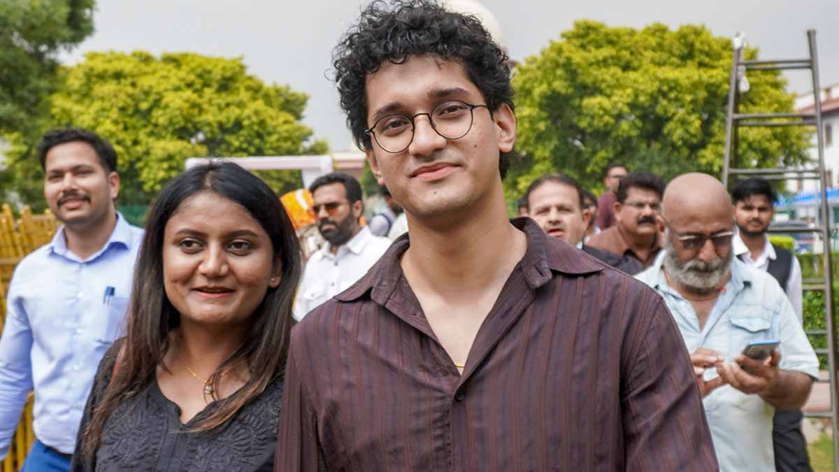 Leaning on the law: CJP spokesperson Saurav Das and (left) legal head Ratna Singh outside the Supreme Court | PTI