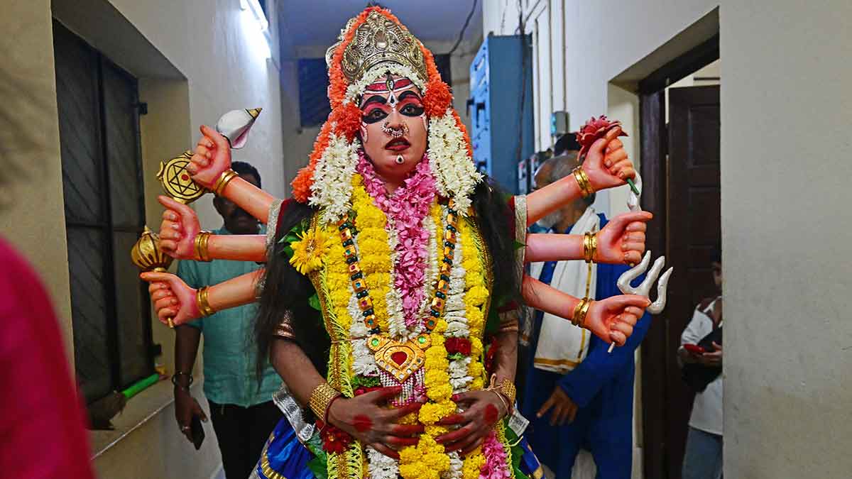 Breaking barriers: Arshiya Khan dressed as Devi in the Yakshagana play Sri Devi Mahatme, performed at the Shri Kadri Manjunatheswara Temple in Mangaluru | Bhanu Prakash Chandra