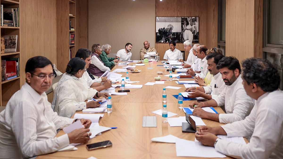 Note the point: Rahul Gandhi with Congress president Mallikarjun Kharge and other leaders during a meeting at Indira Bhawan in New Delhi | PTI