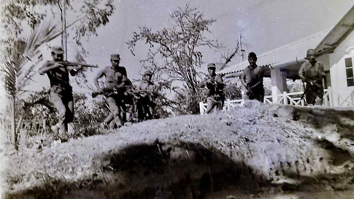 Unsung heroes: Special Frontier Force soldiers advancing to Rangamati in Chittagong Hill Tracts | Courtesy: Aukatsang Family