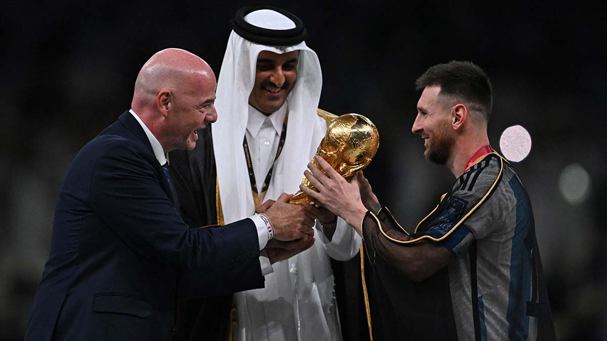 (From left) FIFA president Gianni Infantino, Qatar’s Emir Sheikh Tamim bin Hamad Al Thani and Lionel Messi | AFP