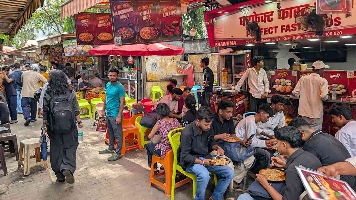 Plate of problems: A fast-food lane in Mumbai | Amey Mansabdar