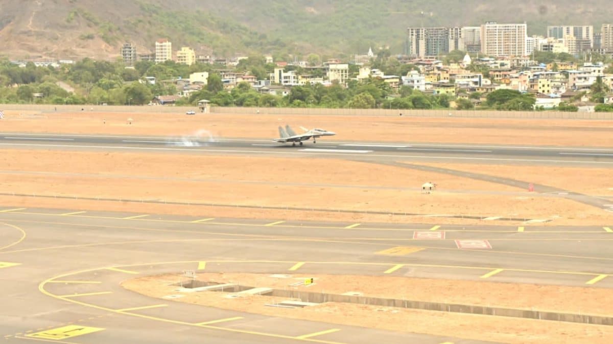 IAF showcases operational flexibility of its fighter Su-30MKI by landing it at Navi Mumbai airport. Why is this important?