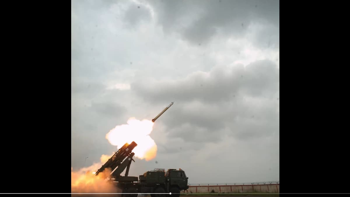 Pinaka Long Range Guided Rocket (LRGR) was successfully tested by the DRDO | X