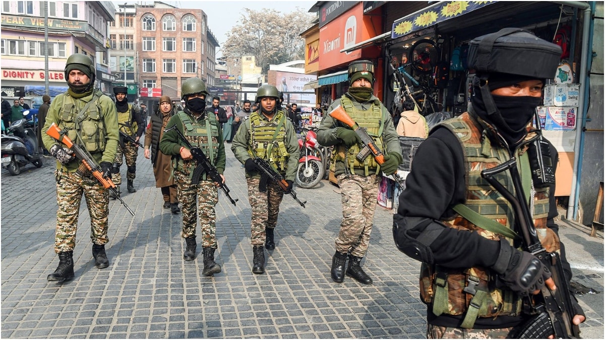 Image of security personnel in Kashmir used for representation | X