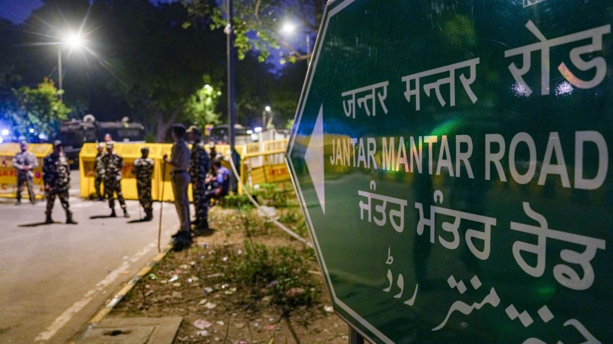 Security personnel keep a vigil at Jantar Mantar road after a protest call by CJP against Chief Election Commissioner (CEC) Gyanesh Kumar over alleged electoral roll irregularities, in New Delhi | PTI 