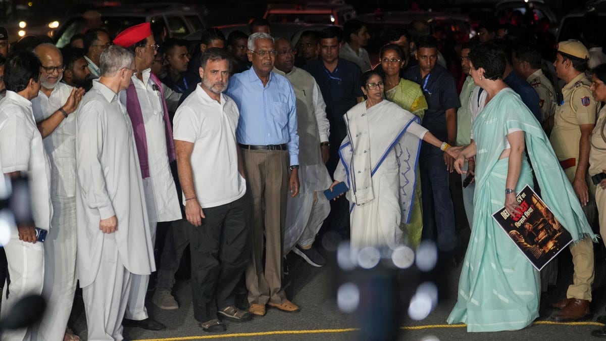 A delegation of INDIA alliance consisting of Congress President Mallikarjun Kharge, LoP Rahul Gandhi, TMC chief Mamata Banerjee, NCP (SP) MP Supriya Sule and others during a press conference after meeting President Droupadi Murmu regarding the irregularities in the Election Commission, in New Delhi on Octobet 9 | PTI