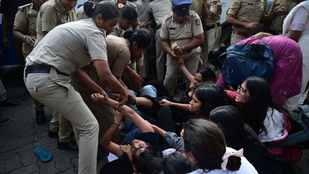 bengaluru-police-karnataka-anti-sir-protest-election-commission - 1
