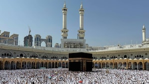 Saudi Arabia says it intercepted Houthi missiles targeting Mecca and Medina