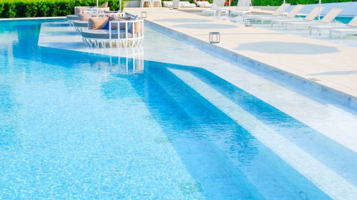 swimming-pool-representative-image - 1