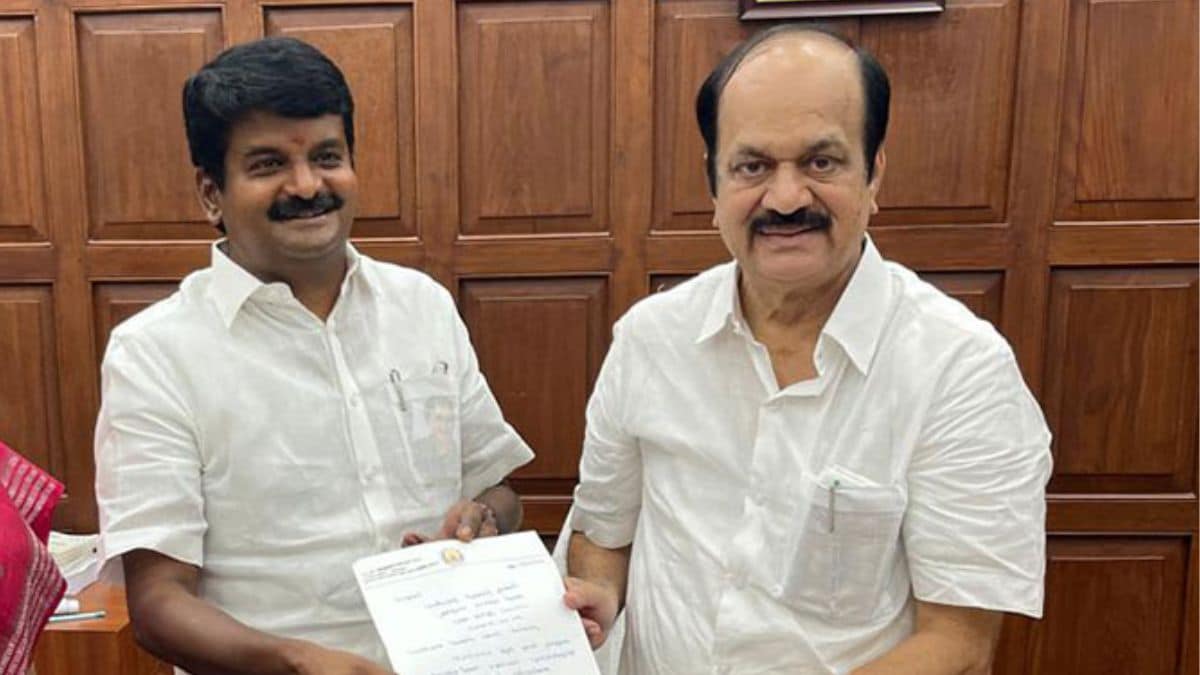 C. Vijayabaskar meets J. C. D. Prabhakar | TN DIPR [File]