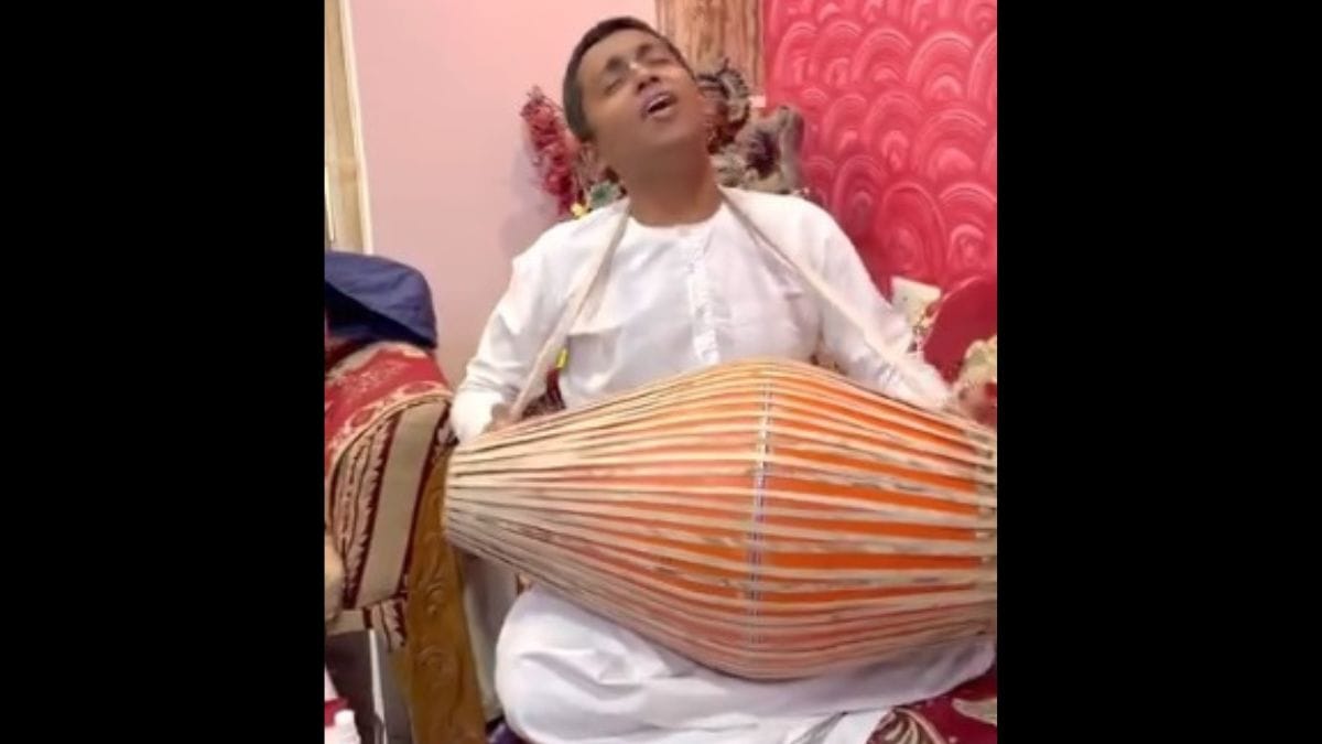 Abhishek Mishra alias Aadikarta Narain Dass