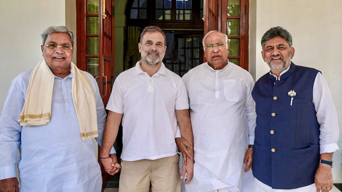 Lok Sabha LoP Rahul Gandhi with Congress President Mallikarjun Kharge, Karnataka Chief Minister-designate DK Shivakumar and former state chief minister Siddaramaiah during a meeting in New Delhi | PTI