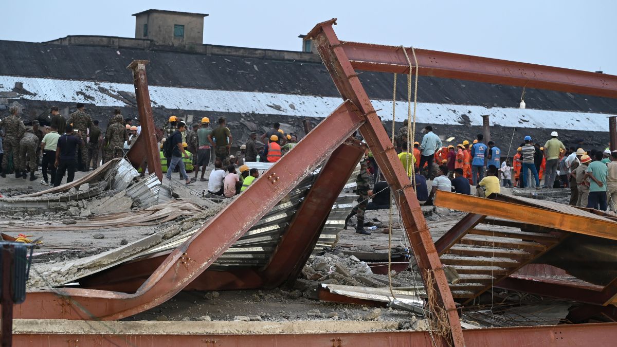 The death toll in the Taratala warehouse collapse has risen to 11 by Wednesday evening | Salil Bera