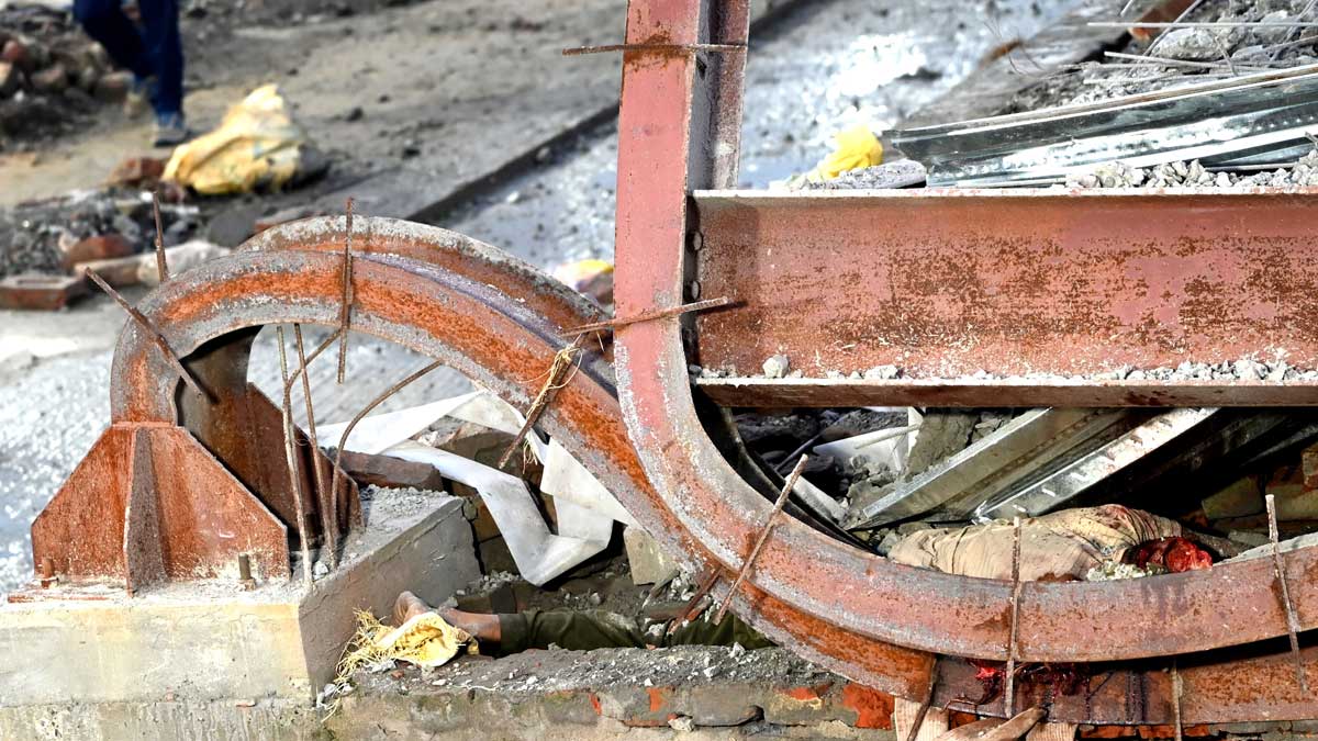 The roof of the warehouse located on the Transport Depot Road near Brace Bridge in the Taratala area caved in on Wednesday, leaving nine people dead and 20 others injured | Salil Bera