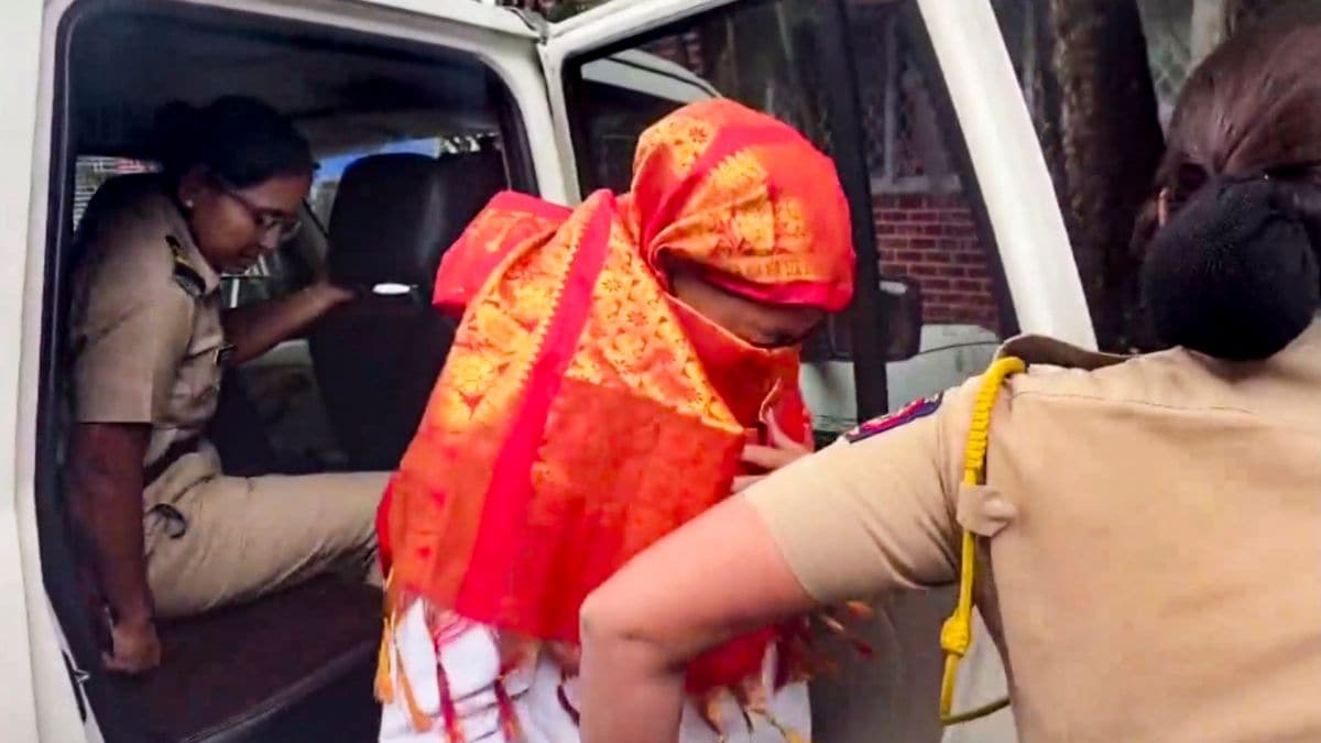 Police personnel escort accused Siya Goyal to the Lonavala Gramin Police Station for questioning in connection with the Ketan Agarwal death case | PTI