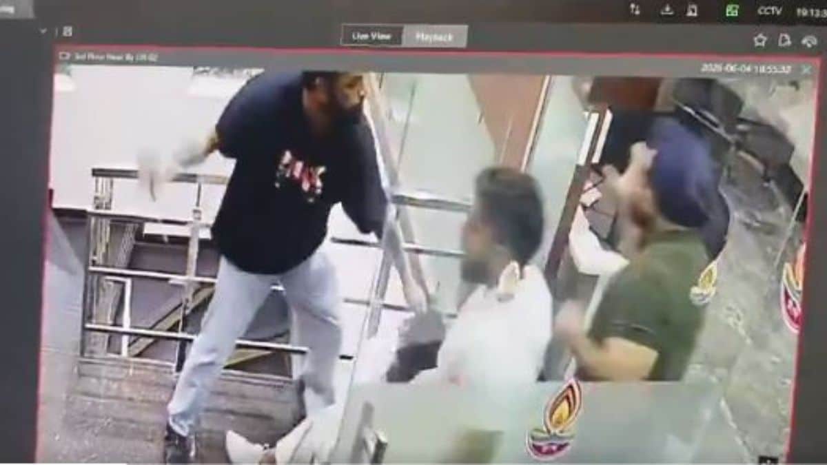 punjab-man-kills-woman-inside-office - 1