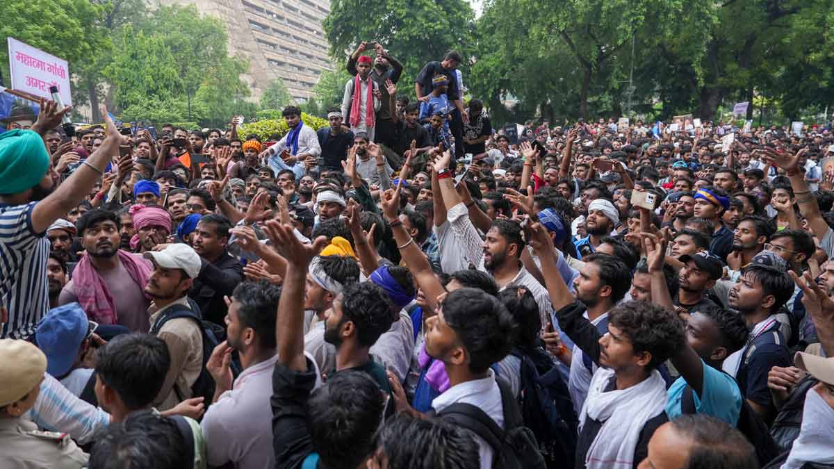 Cockroach Janta Party (CJP) supporters raise slogans, near Jantar Mantar ahead of a protest march, in New Delhi | PTI