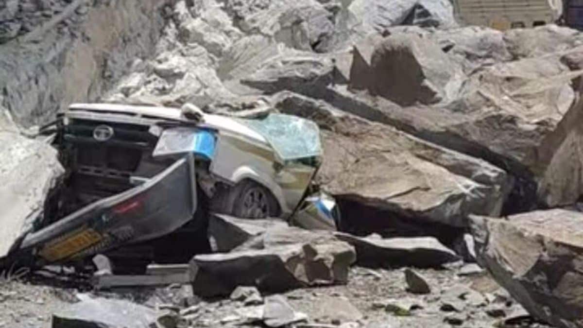 Visuals showing the taxi crushed by boulders on the Sansari-Killar-Tandi (SKTT) Road near Kadu Nala in Himachal Pradesh's tribal Lahaul-Spiti district | X