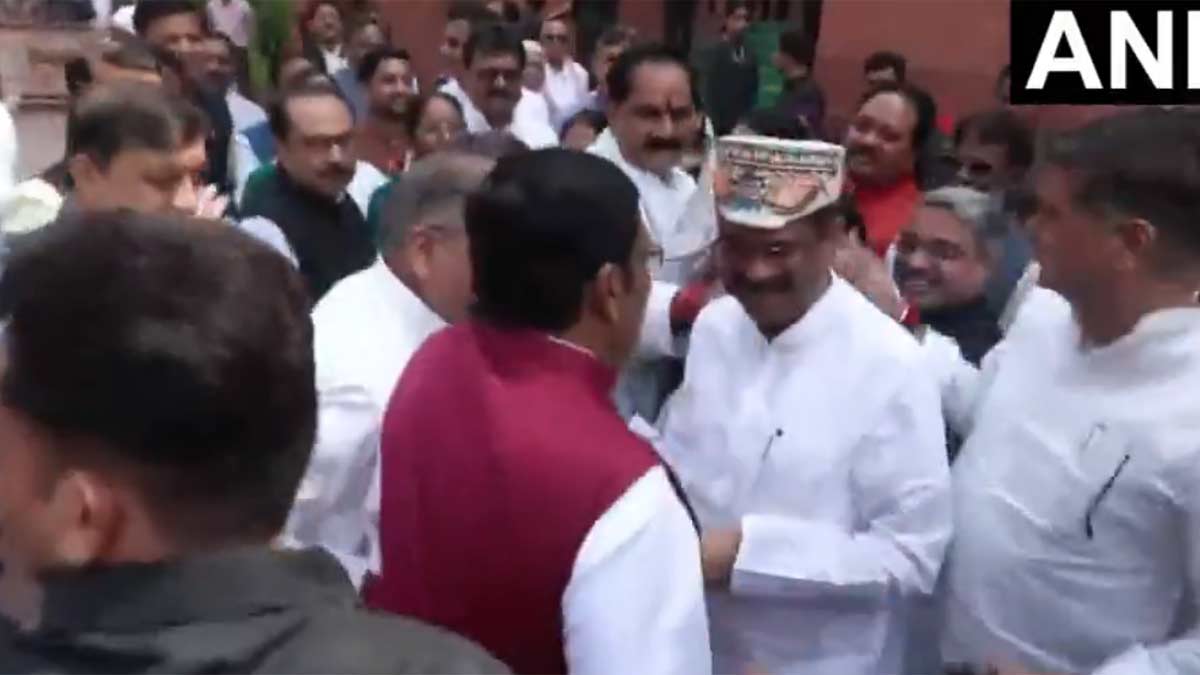 dharmendra-pradhan-parliament-welcome