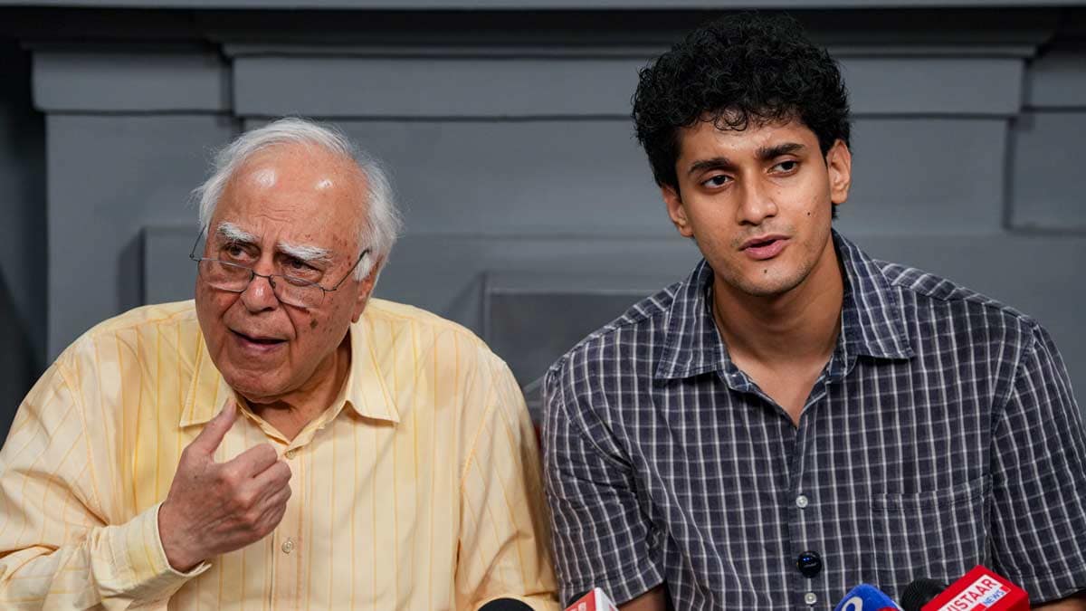 Rajya Sabha MP Kapil Sibal and CJP spokesperson Saurav Das during a press conference | PTI