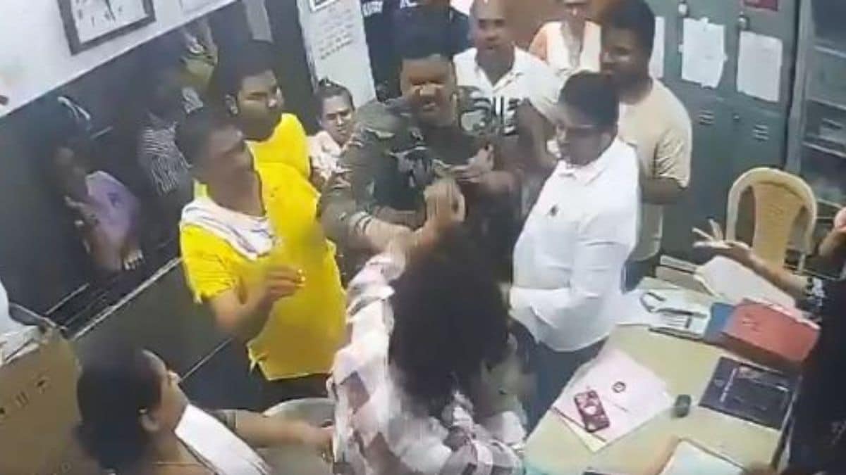 shiv-sena-corporator-assault - 1