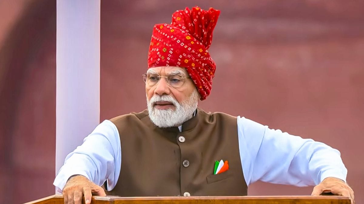  Prime Minister Narendra Modi addresses the nation during the 8oth Independence Day celebrations, at Red Fort in New Delhi | X 