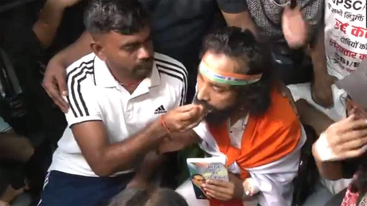 Jharkhand student leader Devendra Nath Mahto ending his 16-day hunger strike in Ranchi |  Video grab