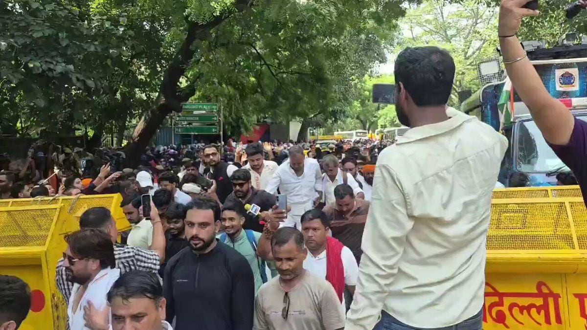 Photo: theweek.in Reservation Hatao Aandolan: Massive Jantar Mantar Protest and Delhi Security Alert