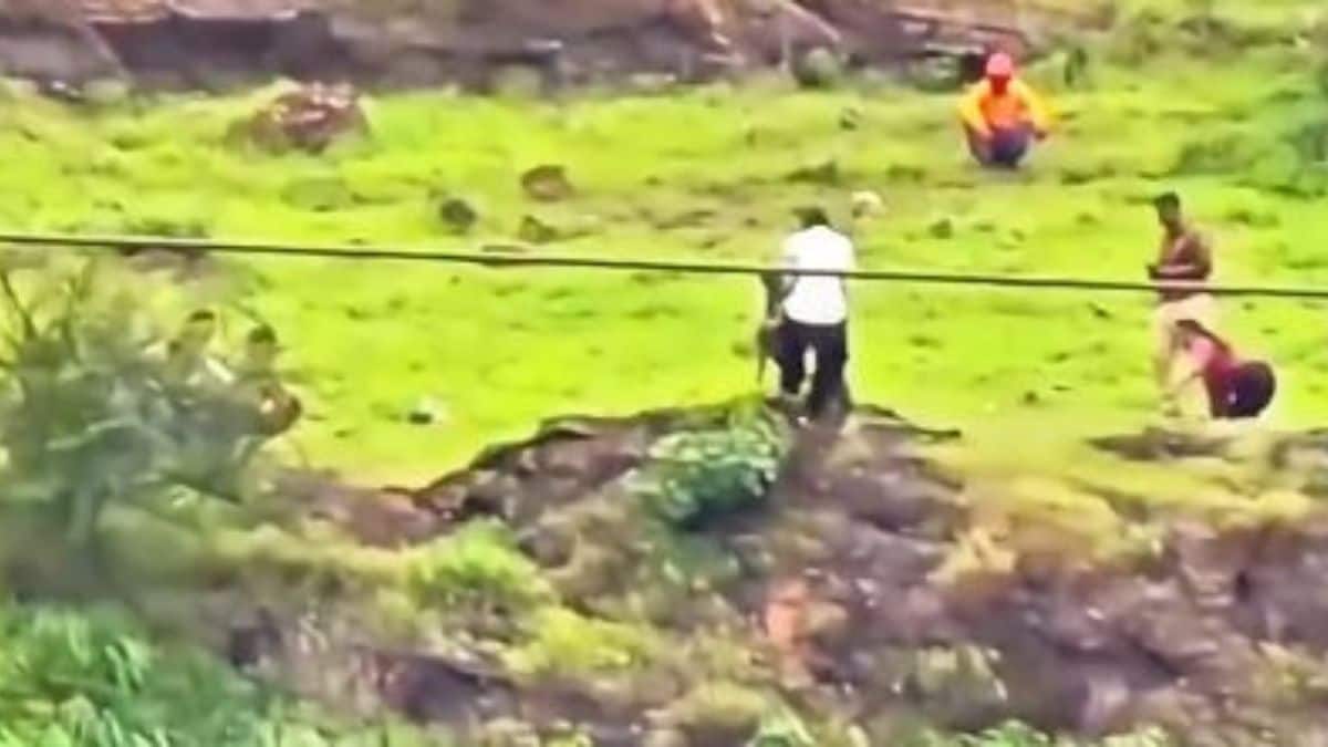 Screengrab from the video showing the suicide at Maharashtra's Chhatrapati Sambhajinagar | X