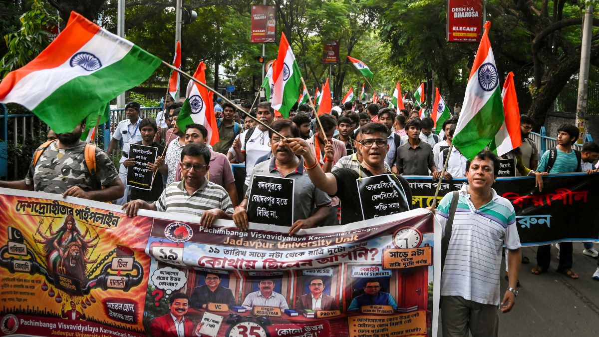 Kolkata: Students participate in a rally following tensions and clashes with ABVP (Akhil Bharatiya Vidyarthi Parishad) members, in Kolkata, West Bengal, Monday, Aug. 24, 2026.