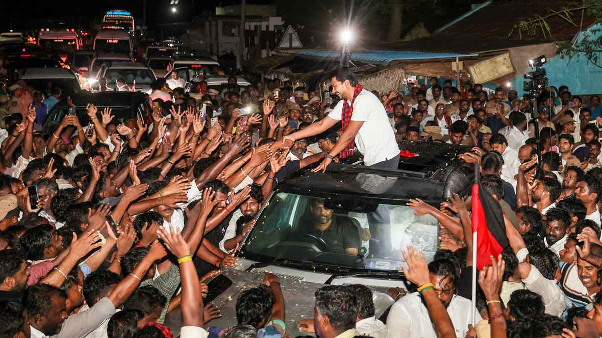 Tamil Nadu Leader of the Opposition Udhayanidhi Stalin being greeted by supporters outside Sengipatti police station, in Thanjavur | PTI
