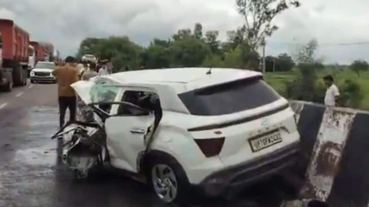 The mangled remains of car involved in the accident that killed slain gangster Atiq Ahmad's son Aban Ahmad | X 