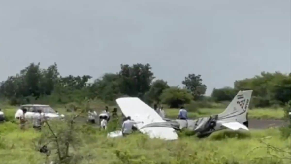 trainer-flight-baramati-airport - 1