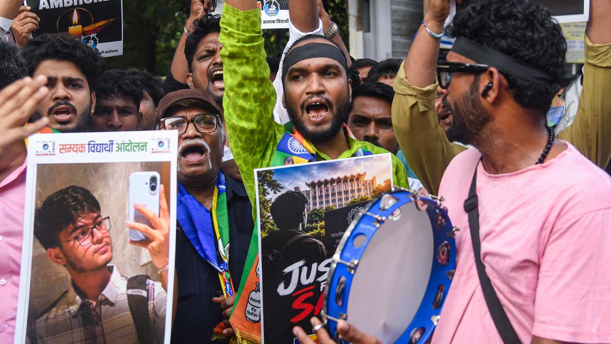 Vanchit Bahujan Aghadi (VBA) activists protest to demand a quick and fair investigation into the suicide case of IIT-Bombay student Sahil Wakode | PTI