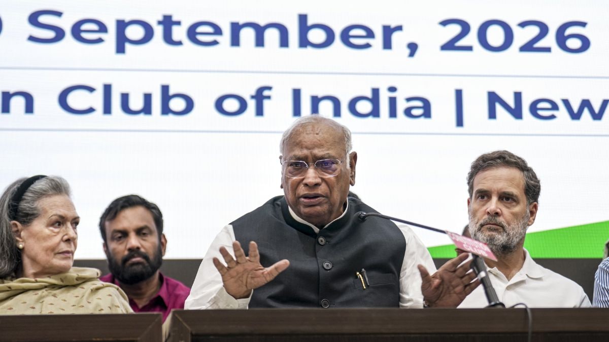 rahul-gandhi-mallikarjun-kharge-sonia-india-bloc - 1
