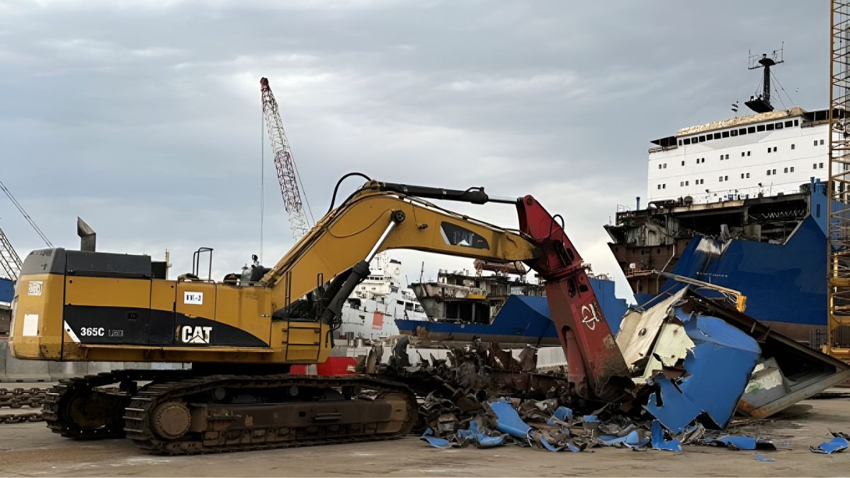 Representative image of a ship being recycled | EUSSR