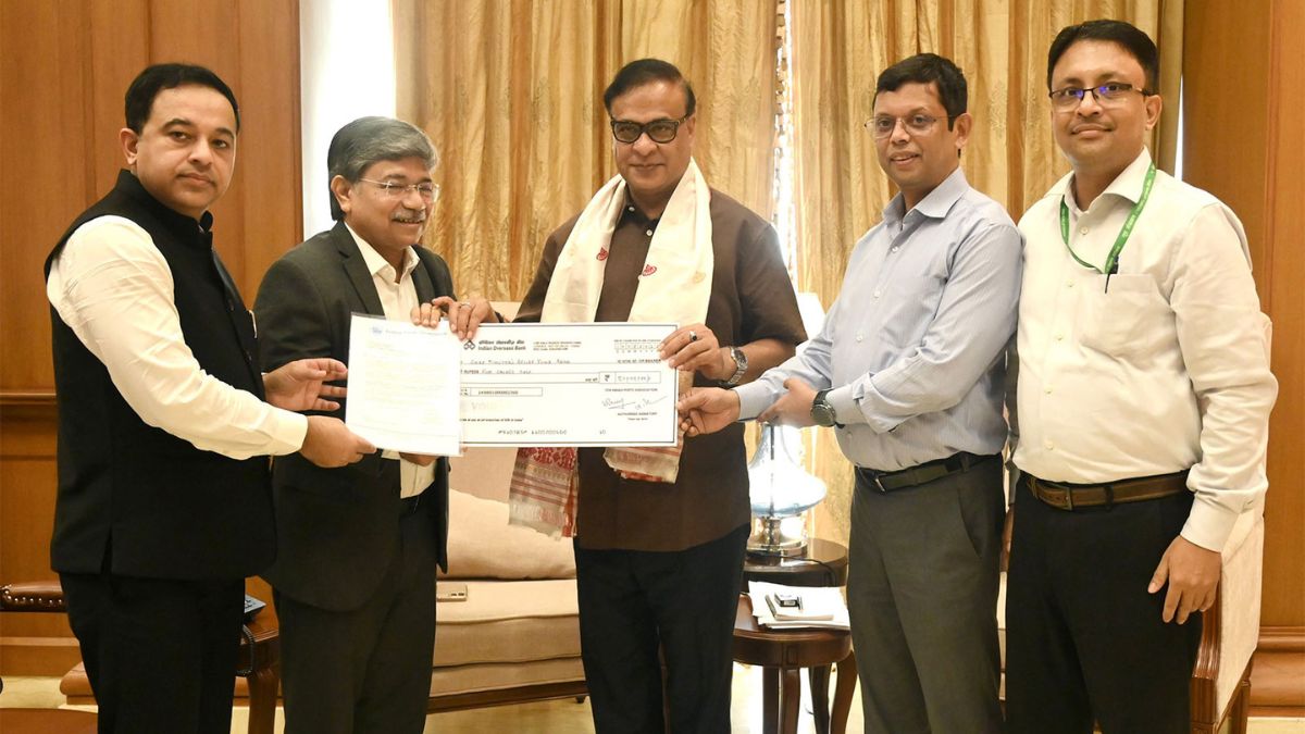 Indian Ports Association (IPA) officials with Assam CM Himanta Sarma | X/@sarbanandsonwal