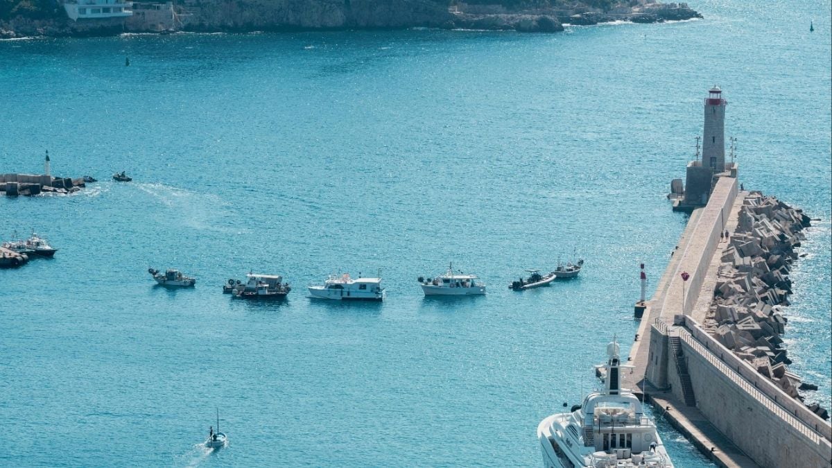 Fishing boats block the entrance to the port of Nice to protest against rising fuel prices, in Nice on September 17, 2026 | AFP