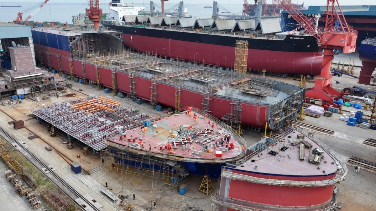Shipbuilding HD Hyundai Sonowal Korea