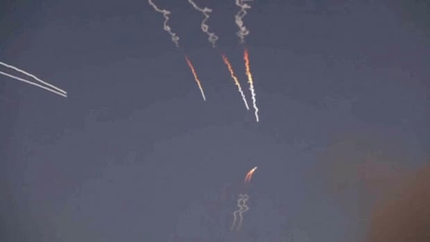 US strikes Iranian missile launchers on Larak Island; Tehran retaliates, targets US bases in Jordan