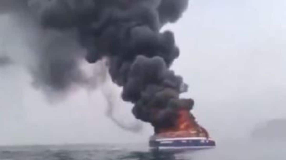 Ukrainian strike on a vessel in the Caspian Sea used to transport Russian military cargo to Iran | X 