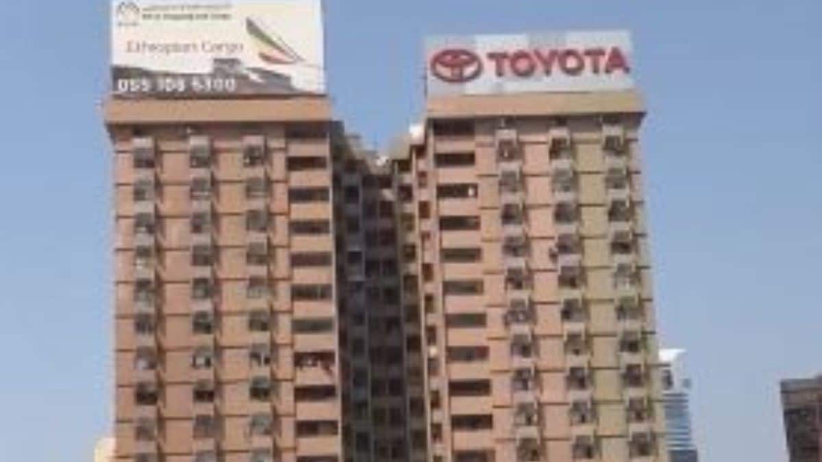 Toyota-building - 1