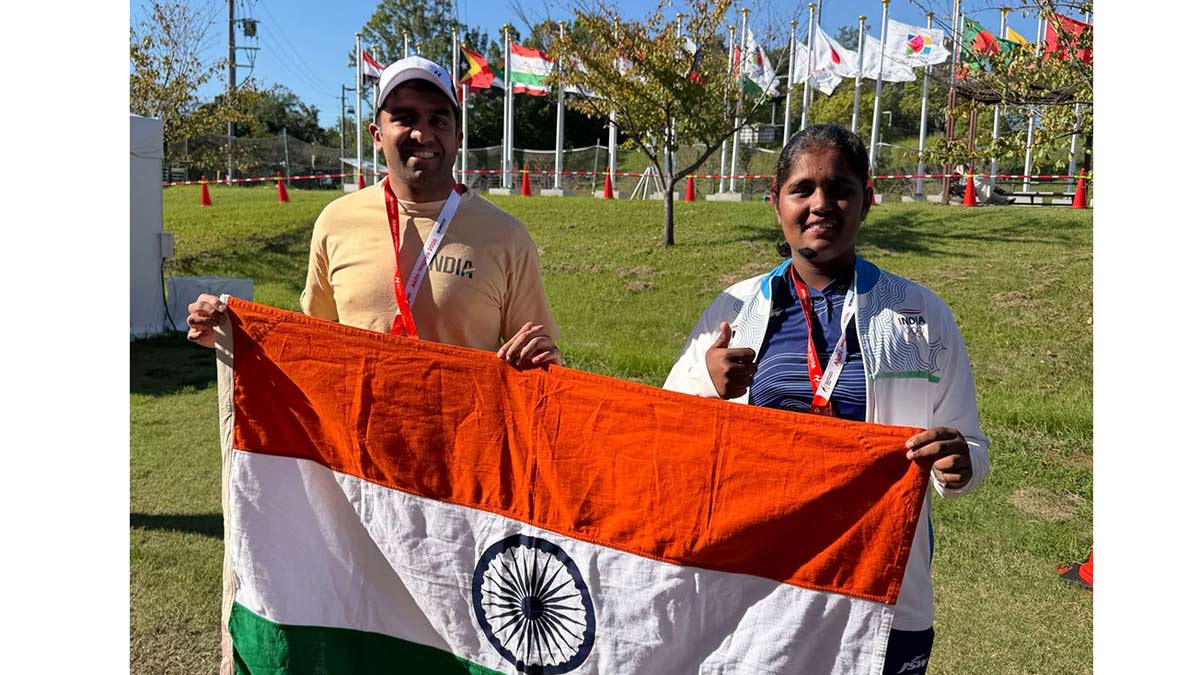 Kumkum became the first Indian woman to win a medal in the individual recurve event at the Asian Games | X